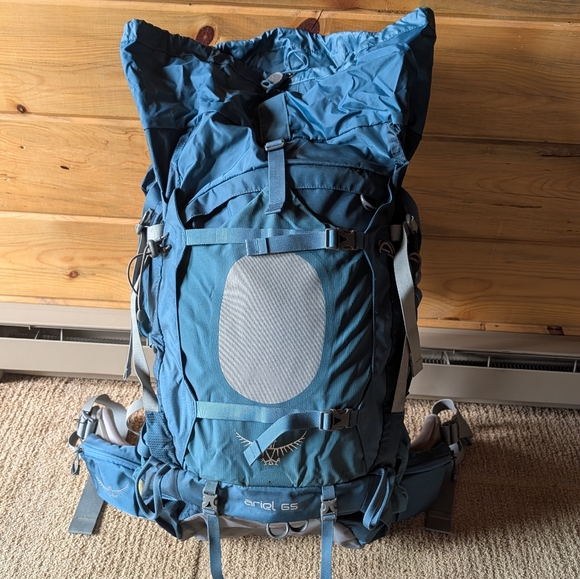 Osprey Women's Ariel 65L Backpack Deep Blue Grey Hiking Backpacking - Picture 3 of 16
